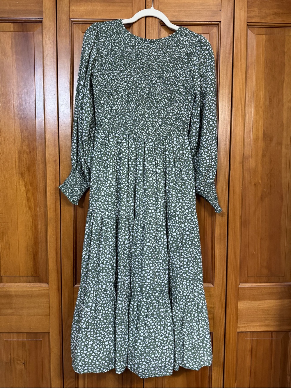 Shop Neighbor Green Ditsy Floral Smocked Midi Dress Long Sleeve Sz L - Picture 3 of 9